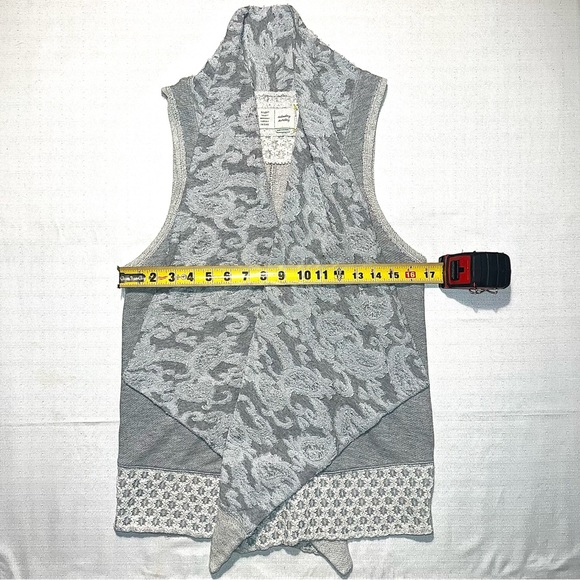 Anthropologie Saturday Sunday Lace knit asymmetrical gray/white open tunic - Picture 5 of 16